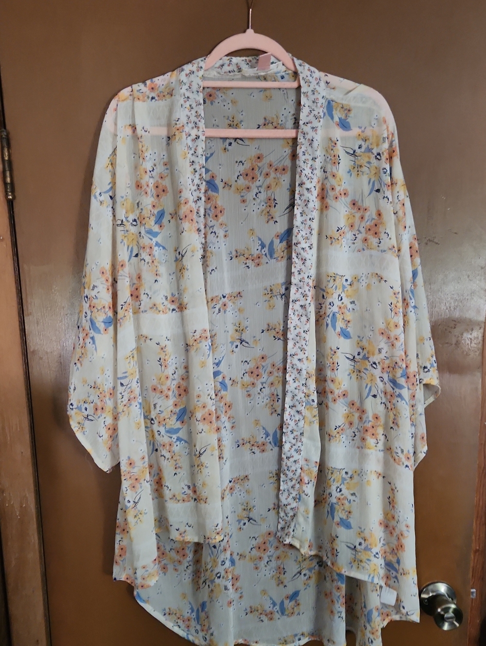 Band of Gypsies Floral Top in Peach and Cream